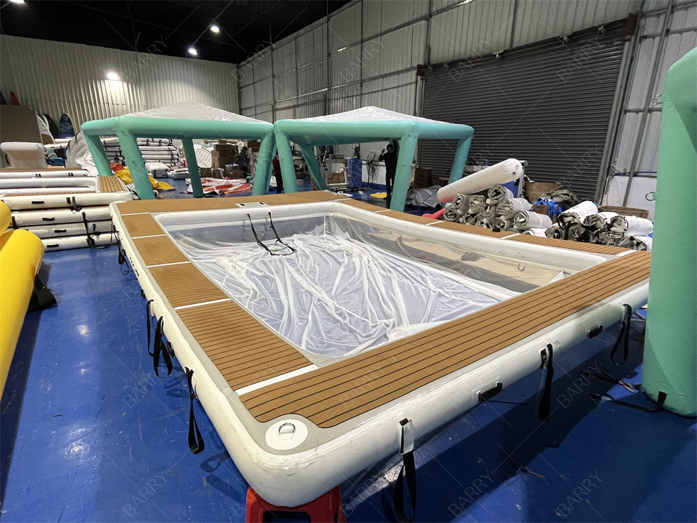Nouvelle piscine marine flottante gonflable portable protection contre l'océan piscine avec enceinte de filet pour yacht
