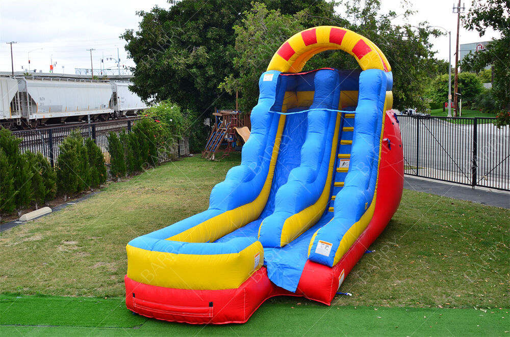 Glissière d'eau gonflable de 15 pieds avec piscine pour enfants
