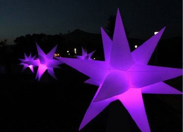 Le ciel gonflable adapté aux besoins du client d'étoile de produits de la publicité a mené des lumières pour la partie