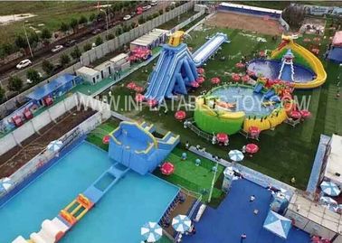 Parc aquatique gonflable d'amusement extérieur avec la glissière géante de natation