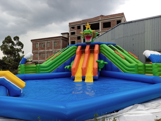 Parc aquatique moulu gonflable de terre mobile avec la glissière de piscine imperméable
