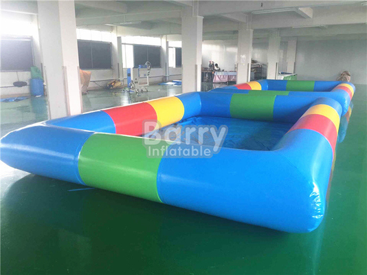 Piscine d'eau portative de couleur bleu-clair avec les jouets gonflables 4x6m