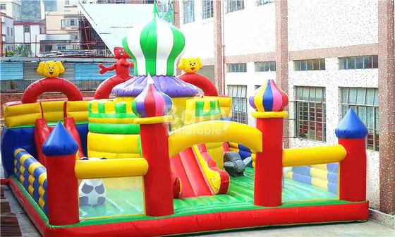Videurs gonflables d'intérieur de châteaux pleins d'entrain de glissière de BSCI pour le terrain de jeu de cavalier de centre de jeu