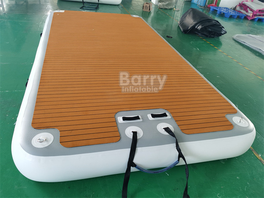 Plateformes gonflables pour le yacht