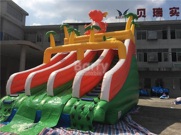 Glissière d'eau gonflable de double de dinosaure de PVC pour la piscine avec le lit d'atterrissage