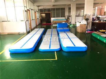 Tapis gonflable bleu adapté aux besoins du client 3M 5M de gymnastique de voie d'air 6M 8M 10m 12M