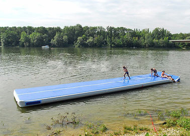 Tapis serré de yoga de long air en caoutchouc lisse bleu, voie d'air gonflable de flottement pour l'eau