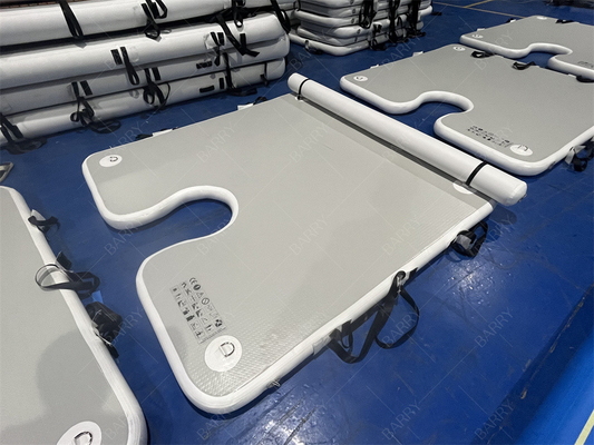 Jeu de sport nautique de luxe 2x2x0.1m Plates-formes gonflables grises pour l'atterrissage