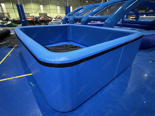 Une baignoire en glace bleu foncé en PVC à couture gonflable avec couvercle pour enfants
