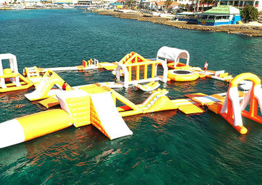 Parc aquatique gonflable de forêt drôle, défi gonflable de sports aquatiques de Wibit
