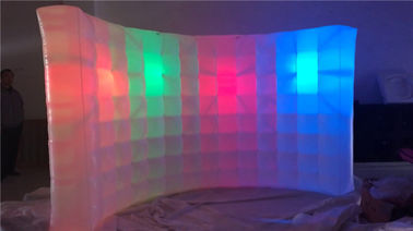 Partie commerciale épousant le grand mur gonflable de photo avec la lumière de LED