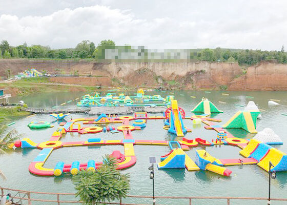 Terrain de jeu de flottement gonflable adapté aux besoins du client libre de l'eau de jeux de l'eau de lac