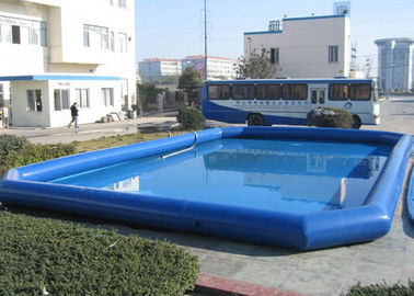Piscine profonde gonflable bleue d'enfants, grande au-dessus des piscines moulues d'explosion