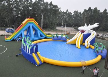 Le parc aquatique/eau gonflables finaux de jeux d'explosion de divertissement joue pour le lac