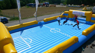 Terrain de football gonflable drôle, terrain de football gonflable de l'eau pour l'adulte