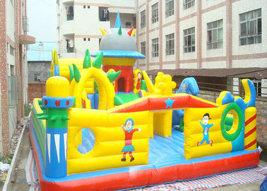 Château plein d'entrain gonflable coloré adapté aux besoins du client, terrain de jeu gonflable d'enfants